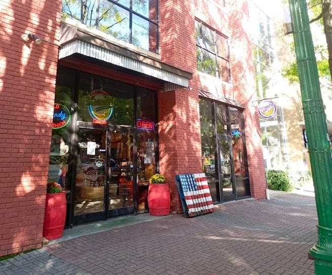 429 Broad St, Chattanooga, TN for lease - Building Photo - Image 2 of 5