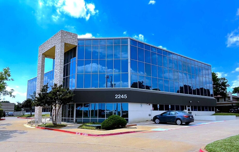 2245 Keller Way, Carrollton, TX for lease - Building Photo - Image 1 of 12