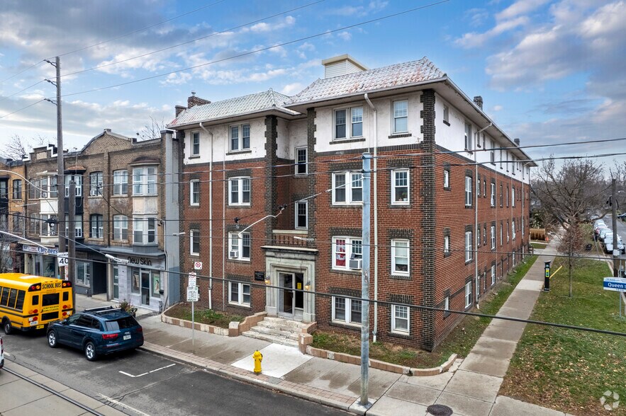 1836 Queen St, Toronto, ON for sale - Primary Photo - Image 1 of 1