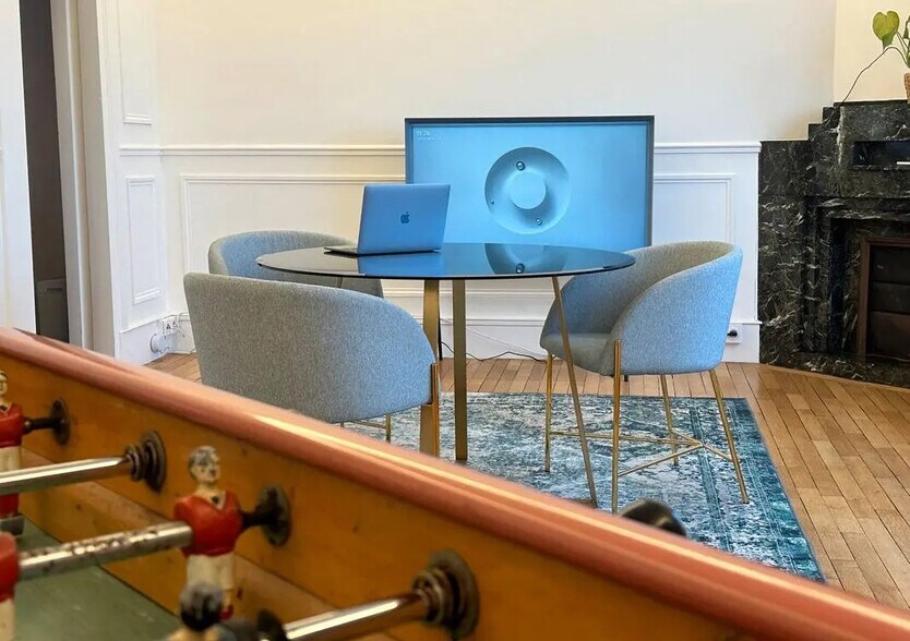 Office in Brest for lease - Building Photo - Image 2 of 6