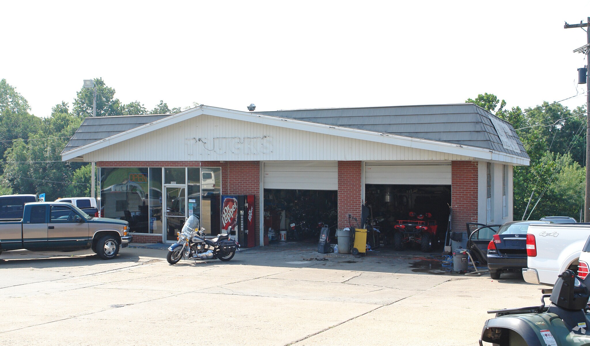 1201 SW 21st St, Topeka, KS for sale Primary Photo- Image 1 of 1