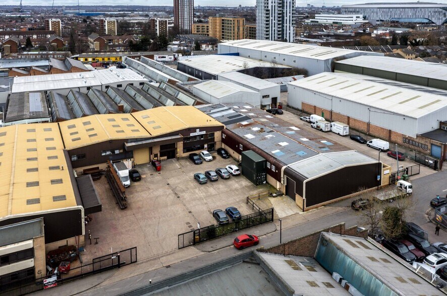 Commercial Rd, London for sale - Building Photo - Image 1 of 1