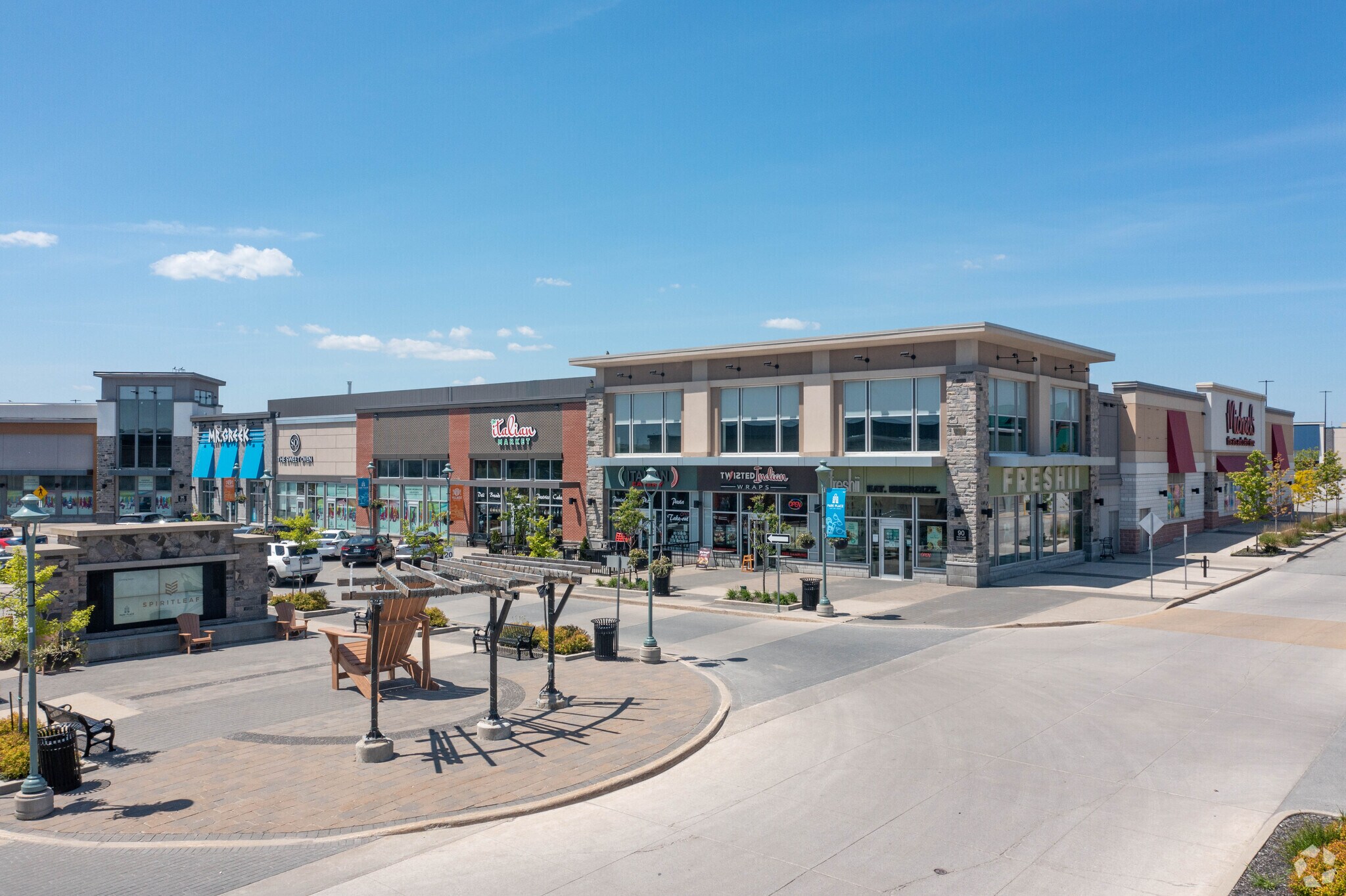 100 Mapleview Dr, Barrie, ON L4N 9A9