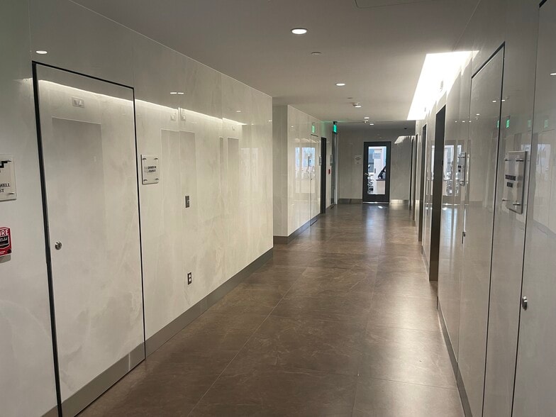 7900 Sudley Rd, Manassas, VA for lease - Building Photo - Image 3 of 6