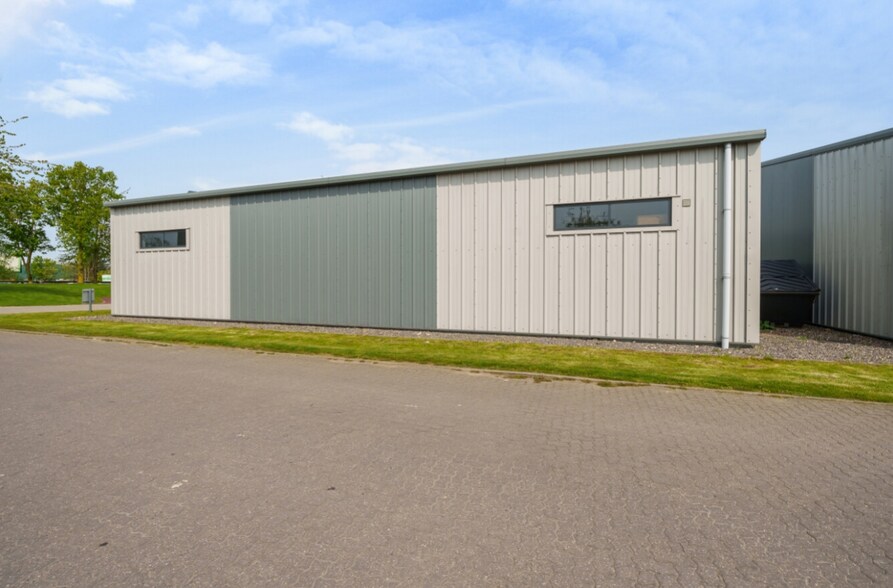 9 East Rd, Sleaford for lease - Building Photo - Image 2 of 8