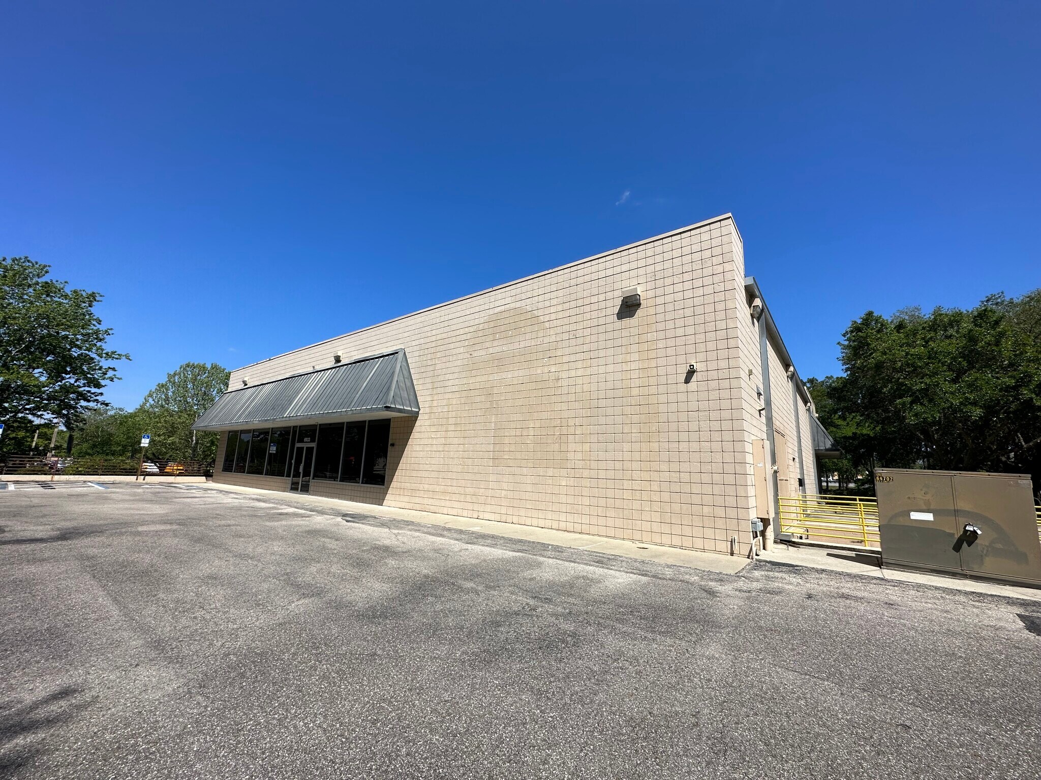 6933 NW 4th St, Gainesville, FL 32607 10,050 SF StandAlone Building