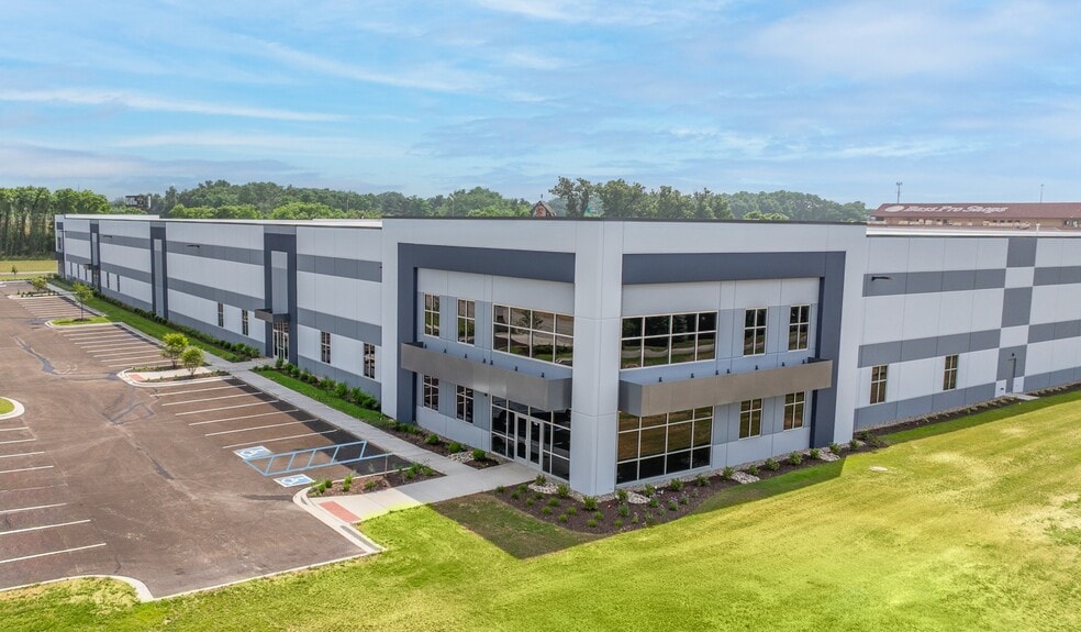 1680 Jensen Drive, Portage, IN for lease - Building Photo - Image 1 of 6