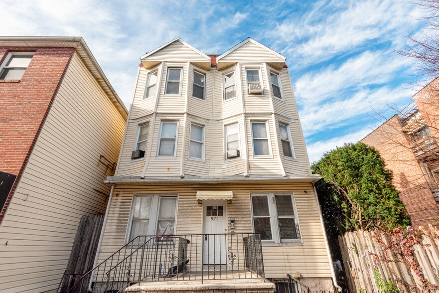 571 W Side Ave, Jersey City, NJ for sale - Primary Photo - Image 1 of 24