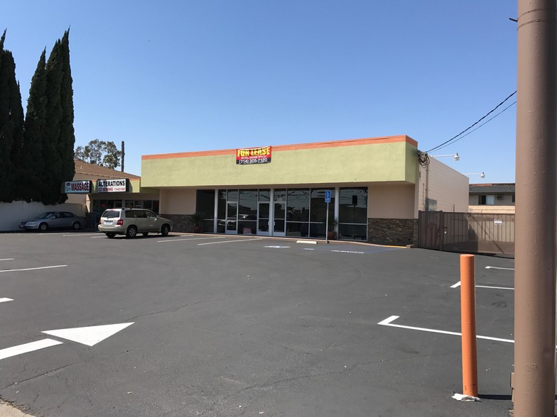 6901-6921 Cerritos Ave, Stanton, CA for lease - Primary Photo - Image 1 of 11