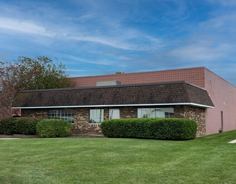 153 Pond Dr, Romeo, MI 48065