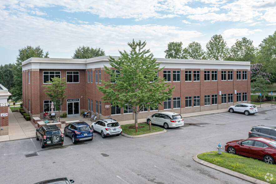 103 Forrest Crossing Blvd, Franklin, TN for lease - Primary Photo - Image 1 of 4