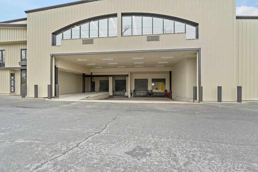 2355 Lewis Ave, Rockville, MD for lease - Building Photo - Image 2 of 52
