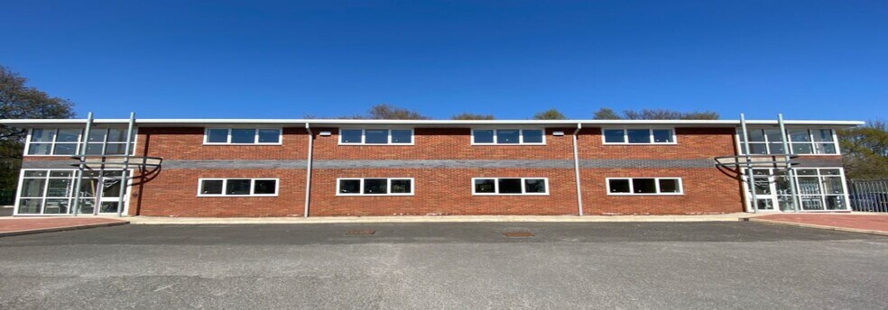 3-4 Evans Way, Deeside for lease - Building Photo - Image 2 of 3