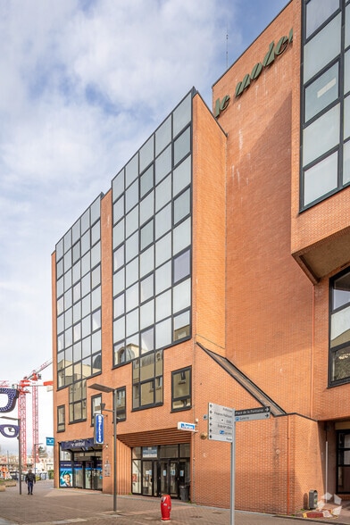 16 Rue Traversière, Cergy for lease - Building Photo - Image 3 of 13