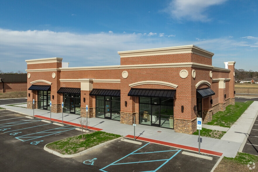 1305 S Church St, Smithfield, VA for sale - Primary Photo - Image 1 of 6