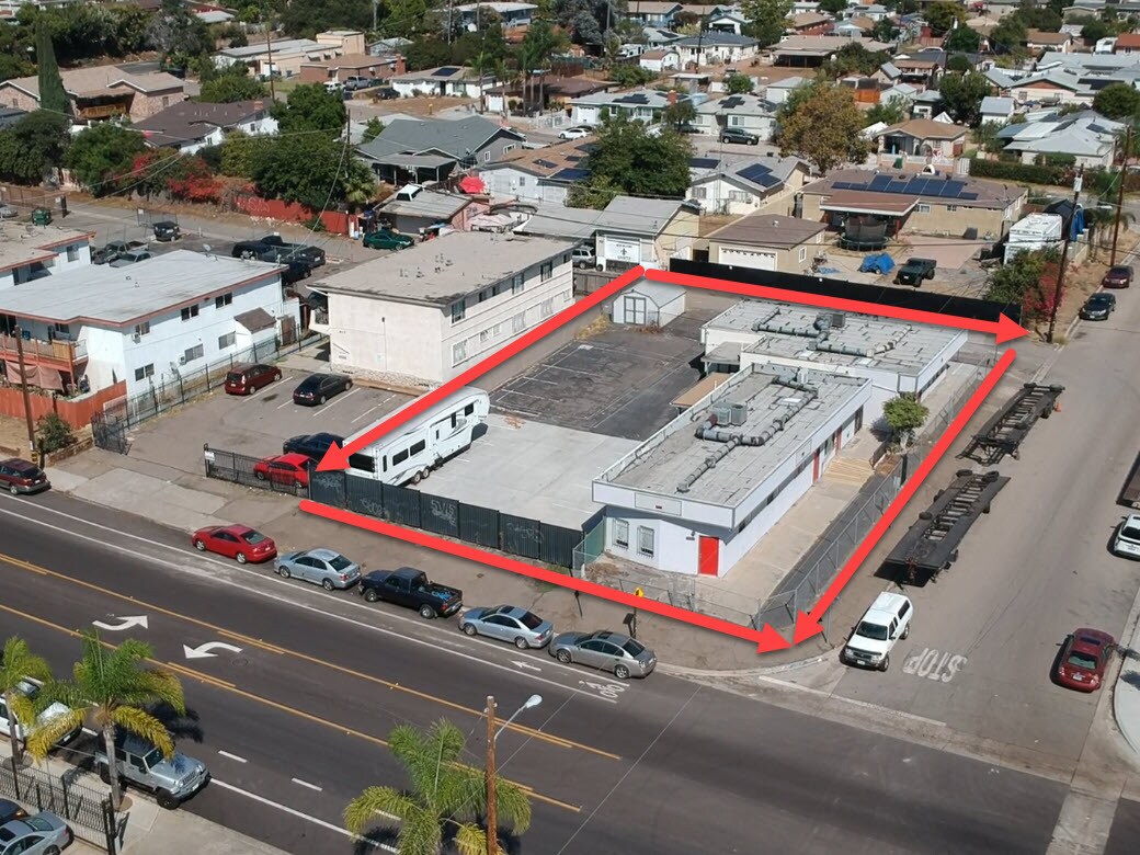 905 Grand Ave, Spring Valley, CA 91977