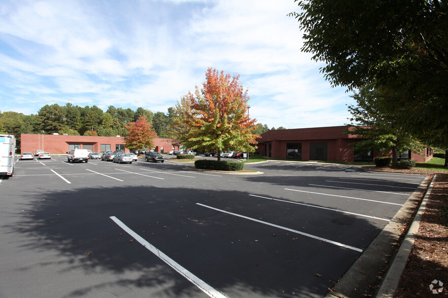 4501 Atlantic Ave, Raleigh, NC for lease - Building Photo - Image 2 of 8