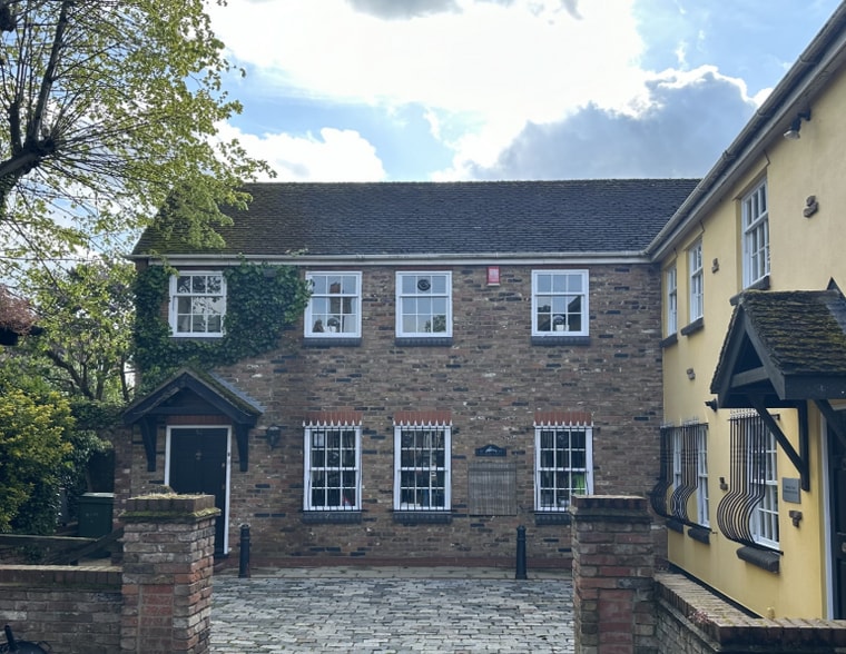 Holywell Hl, St Albans for sale - Building Photo - Image 1 of 1