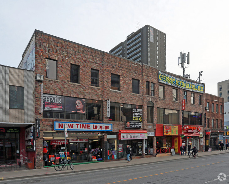 589-595 Yonge St, Toronto, ON for lease - Building Photo - Image 3 of 3