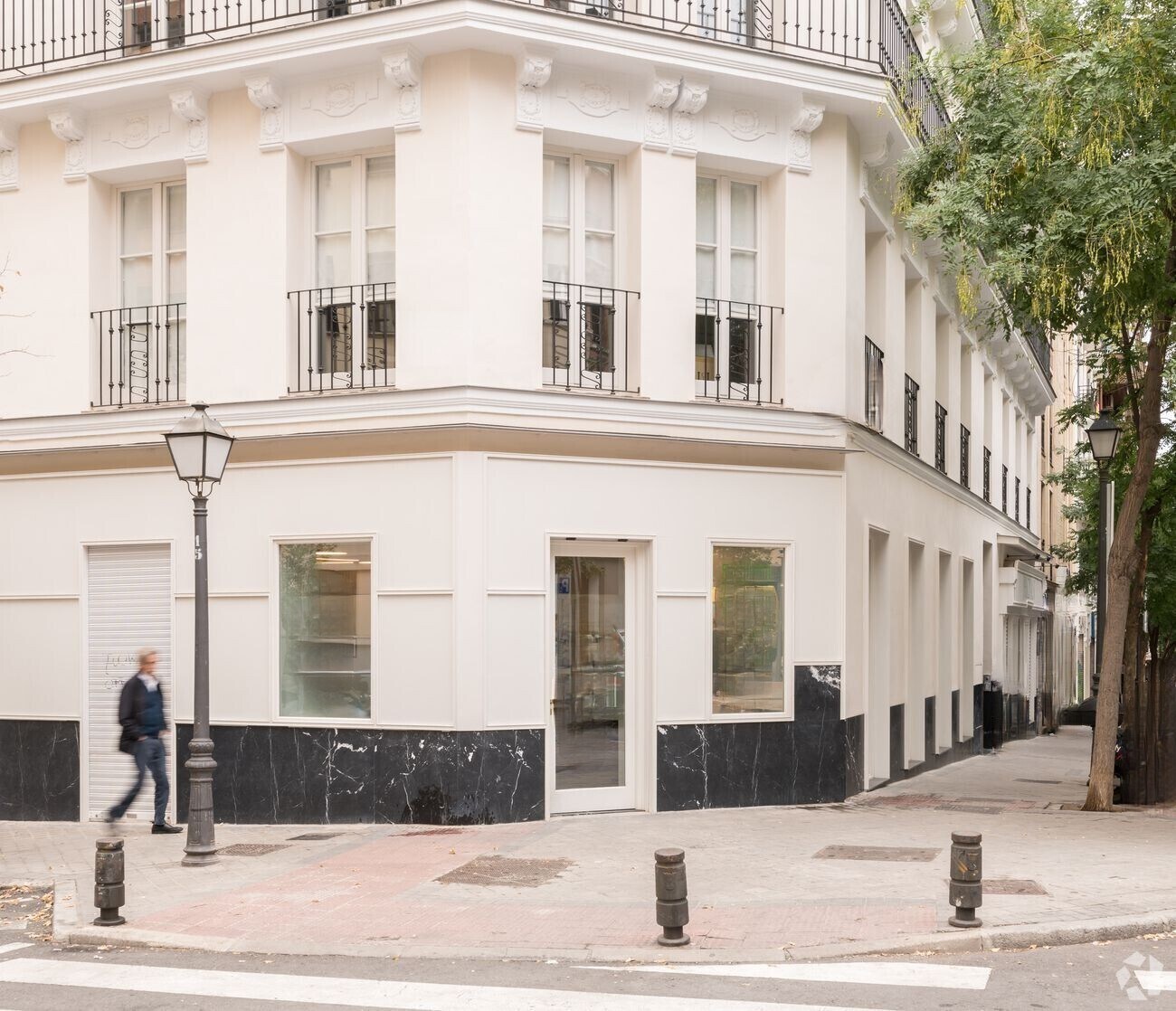 Multifamily in Madrid, Madrid for sale Interior Photo- Image 1 of 1