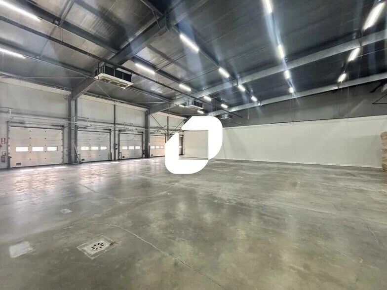 Office in Bordeaux for lease - Interior Photo - Image 2 of 4