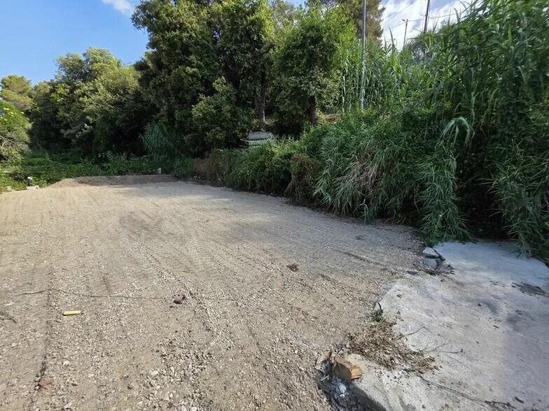 Land in Castagniers for lease - Building Photo - Image 2 of 4