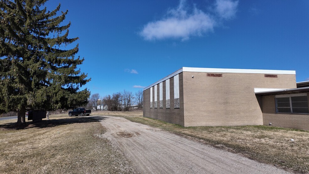 11700 E Pleasant Lake Rd, Manchester, MI for lease - Building Photo - Image 2 of 15