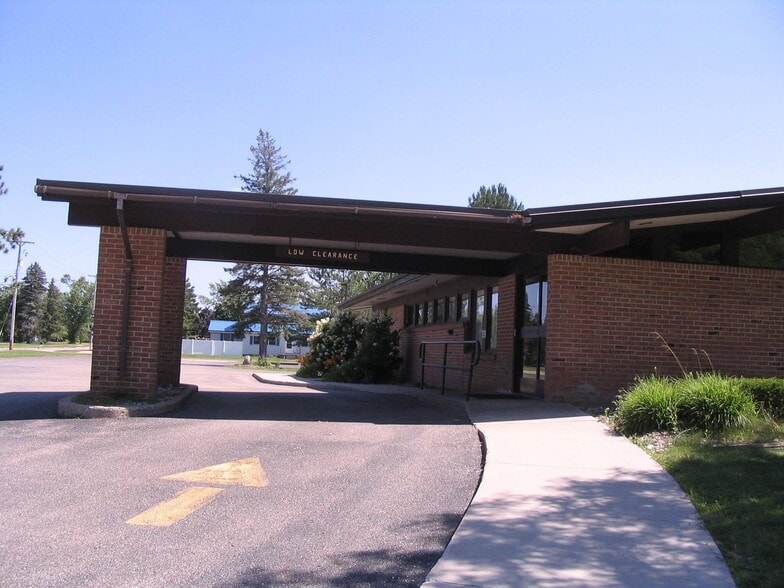 1010 W North Down River Rd, Grayling, MI for sale - Building Photo - Image 3 of 16