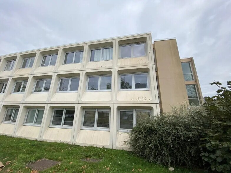 Office in Rennes for lease - Building Photo - Image 1 of 6