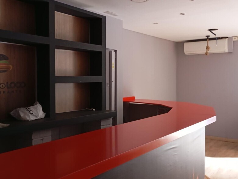 Retail in Cáceres, Cáceres for sale - Building Photo - Image 1 of 7