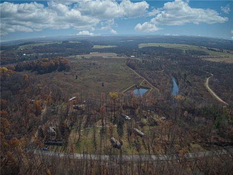 1518 Eau Claire, Barkeyville, PA 16038