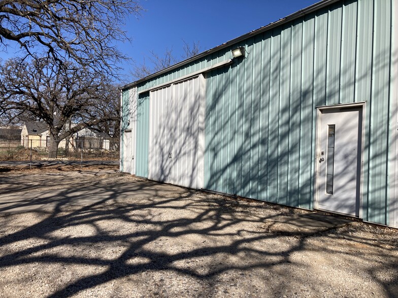 1218 W Shady Grove Rd, Grand Prairie, TX for sale - Building Photo - Image 2 of 6