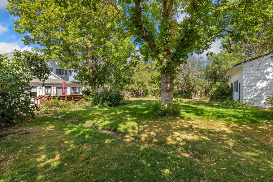 600-616 Front St portfolio of 2 properties for sale on LoopNet.com - Building Photo - Image 2 of 10