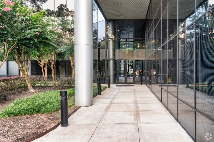 14550 Torrey Chase Blvd, Houston, TX for lease - Building Photo - Image 3 of 29