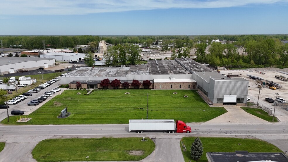 911-915 Matzinger Rd, Toledo, OH for sale - Building Photo - Image 2 of 10