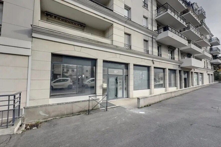 Retail in Sartrouville for lease - Building Photo - Image 2 of 3