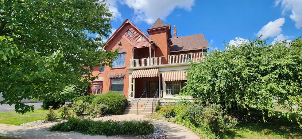 1003 N Washington Ave, Lansing, MI for lease - Building Photo - Image 3 of 4