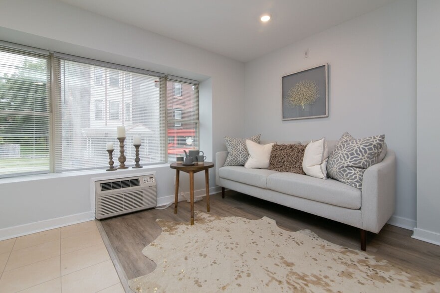 1700 W Tioga St, Philadelphia, PA for sale - Interior Photo - Image 2 of 38