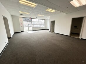 975 Thomas Ave, Winnipeg, MB for lease Interior Photo- Image 2 of 6