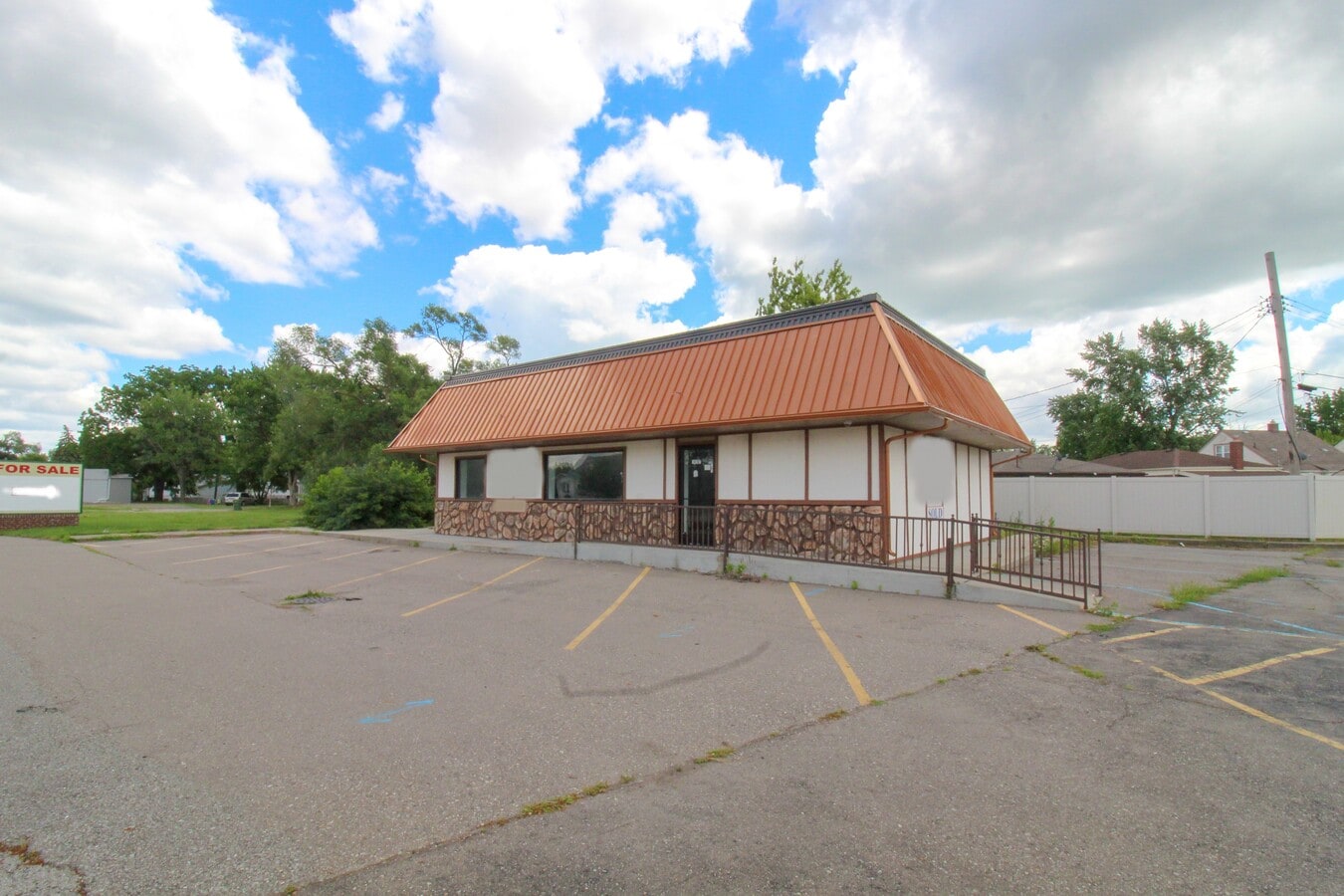 14167 Dix Toledo Rd, Southgate, MI 48195