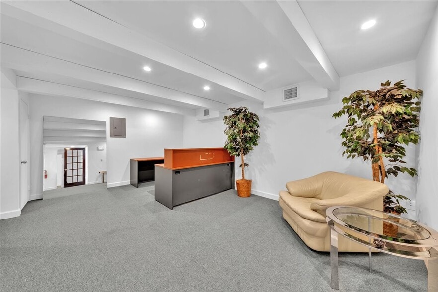 500 NE 25th St, Pompano Beach, FL for lease - Interior Photo - Image 3 of 39