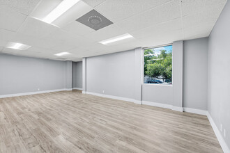 895 SW 30th Ave, Pompano Beach, FL for lease Interior Photo- Image 2 of 5