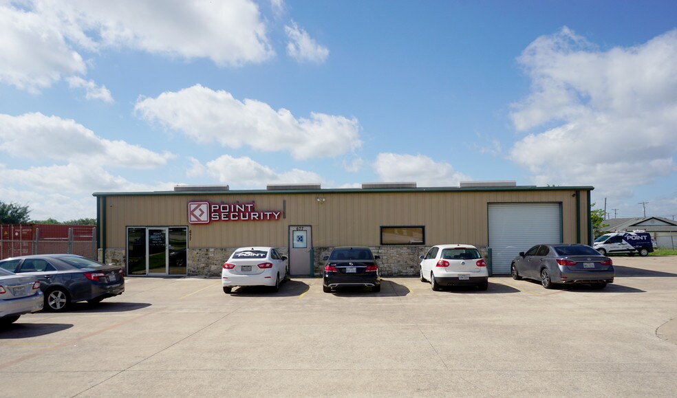 677 W Front St, Hutto, TX for sale - Building Photo - Image 1 of 1