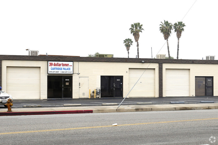 8945-9015 De Soto Ave, Canoga Park, CA for lease - Building Photo - Image 3 of 5