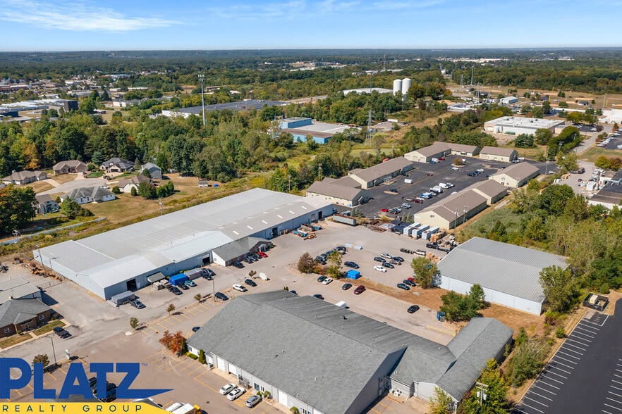 590 E Western Reserve Rd, Youngstown, OH for lease - Building Photo - Image 3 of 12