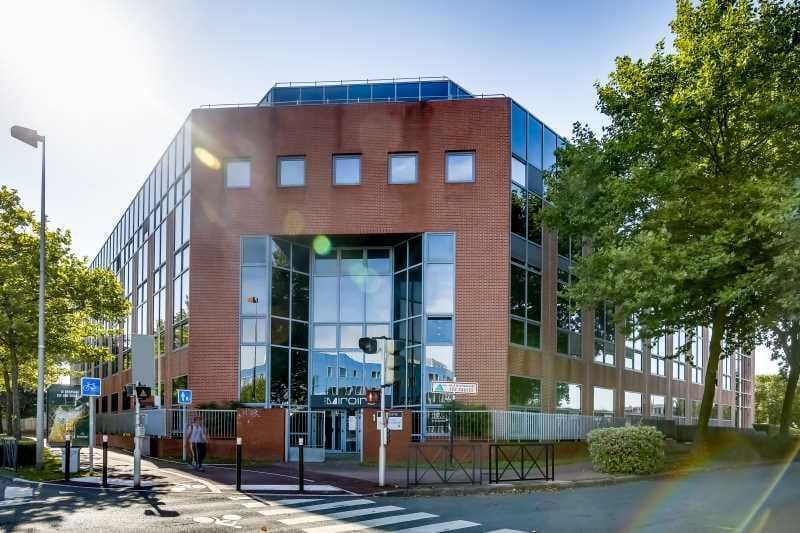 38 Boulevard Paul Cézanne, Guyancourt for lease - Primary Photo - Image 1 of 2