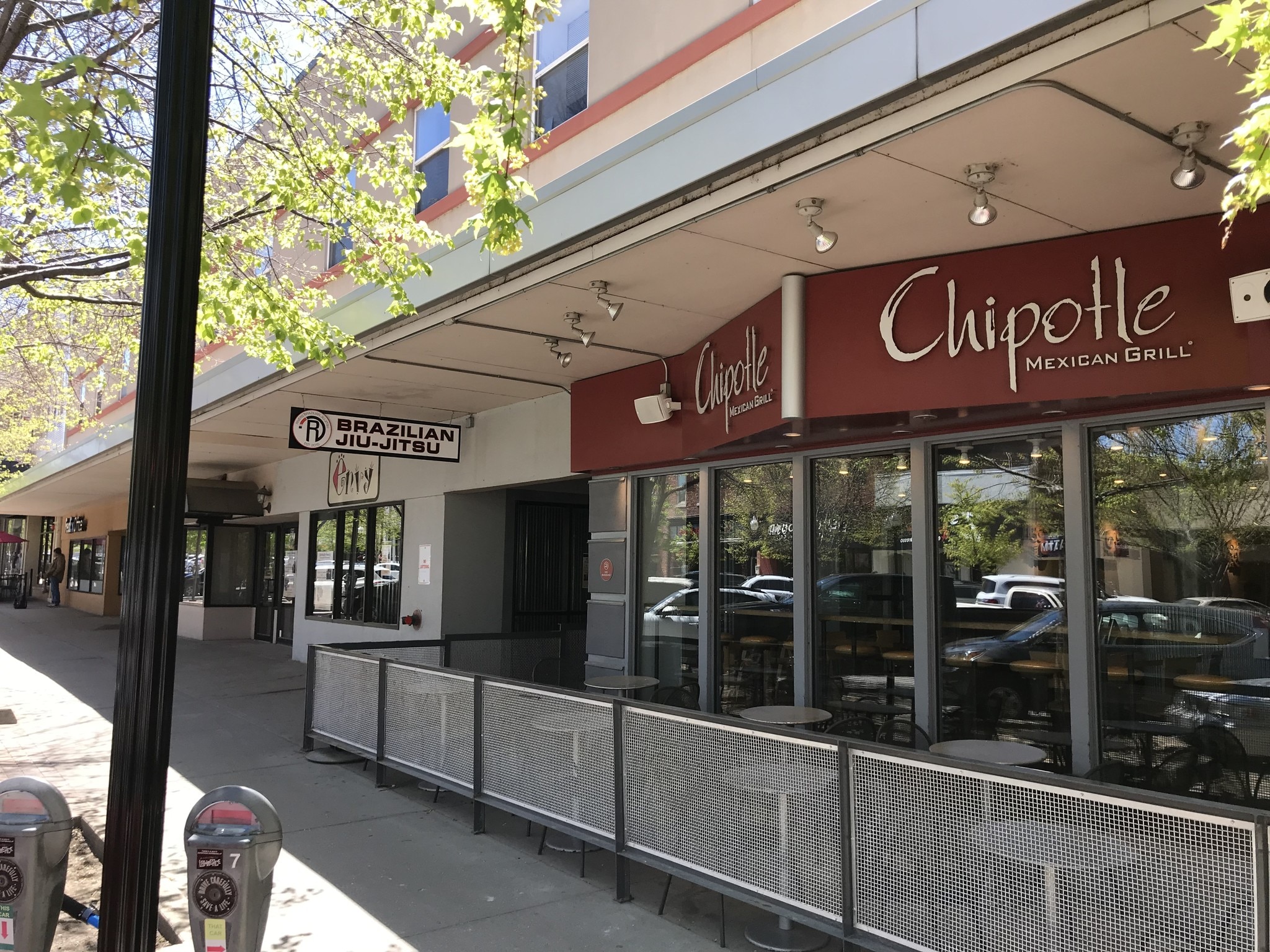 911 Massachusetts St, Lawrence, KS for lease Building Photo- Image 1 of 9