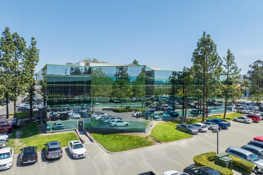 225 W Hospitality Ln, San Bernardino, CA for lease - Building Photo - Image 2 of 5