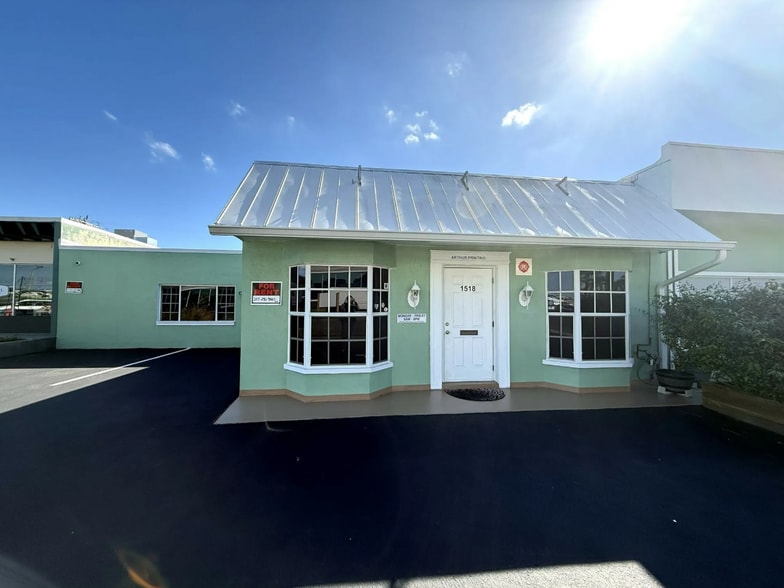 1518 SE 46th Ln, Cape Coral, FL for sale - Primary Photo - Image 1 of 7