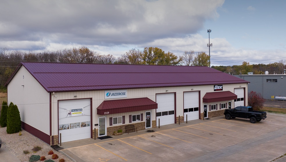 1 Chestnut Hill Drive Dr, Hazleton, PA for lease - Primary Photo - Image 1 of 4